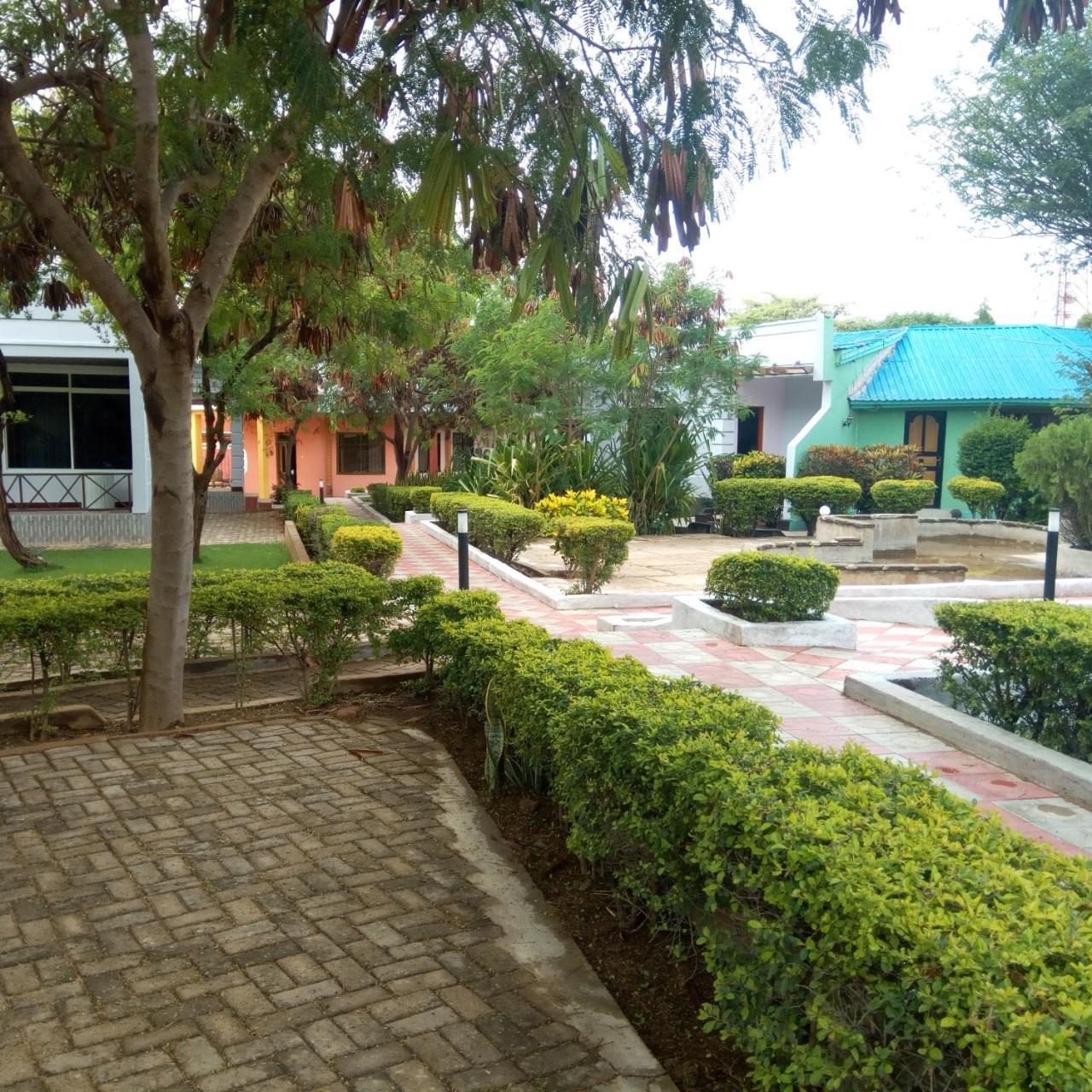 Royal Village Hotel Dodoma Exterior foto